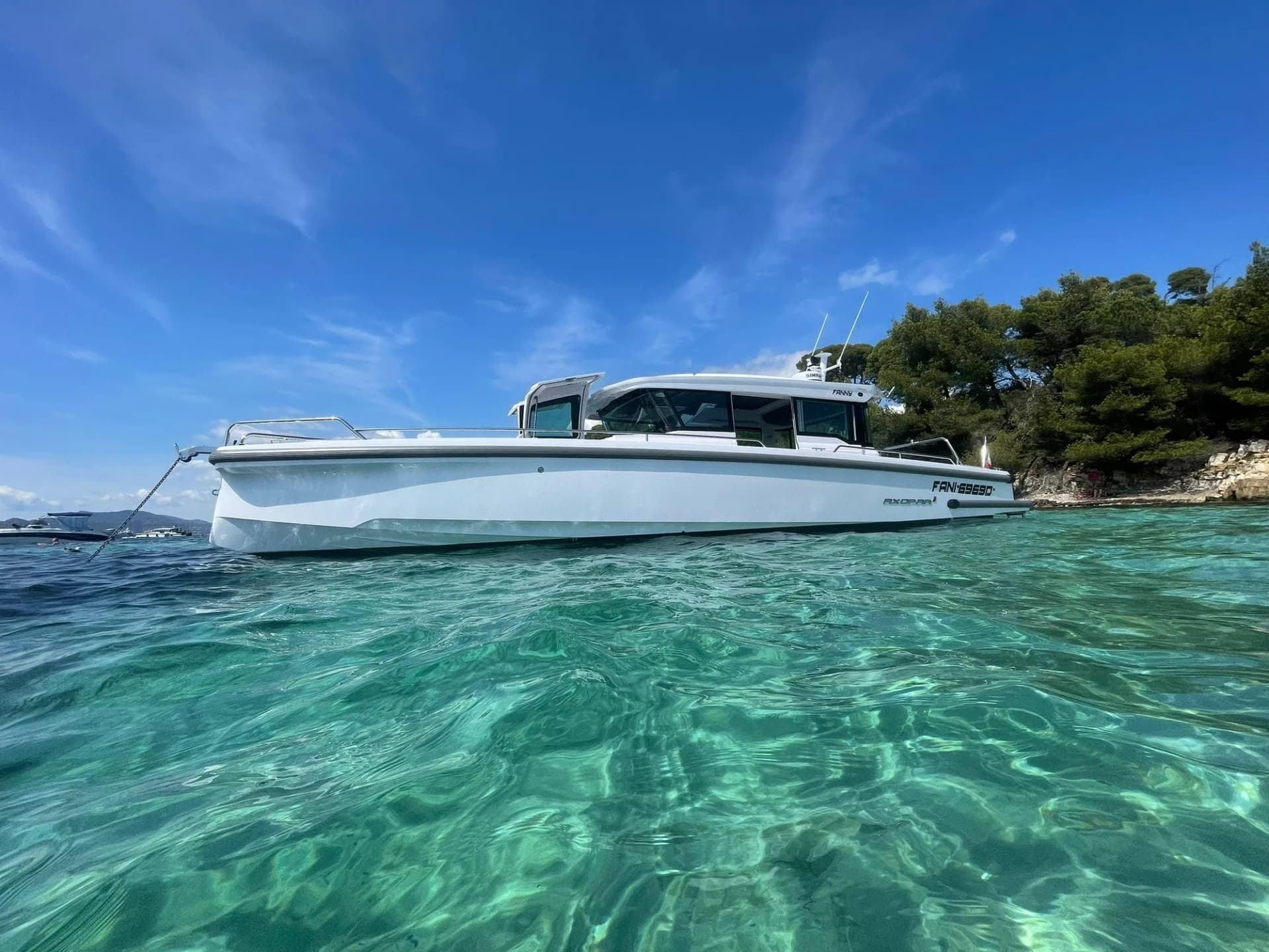 M/Y Axopar 37 Cruiser