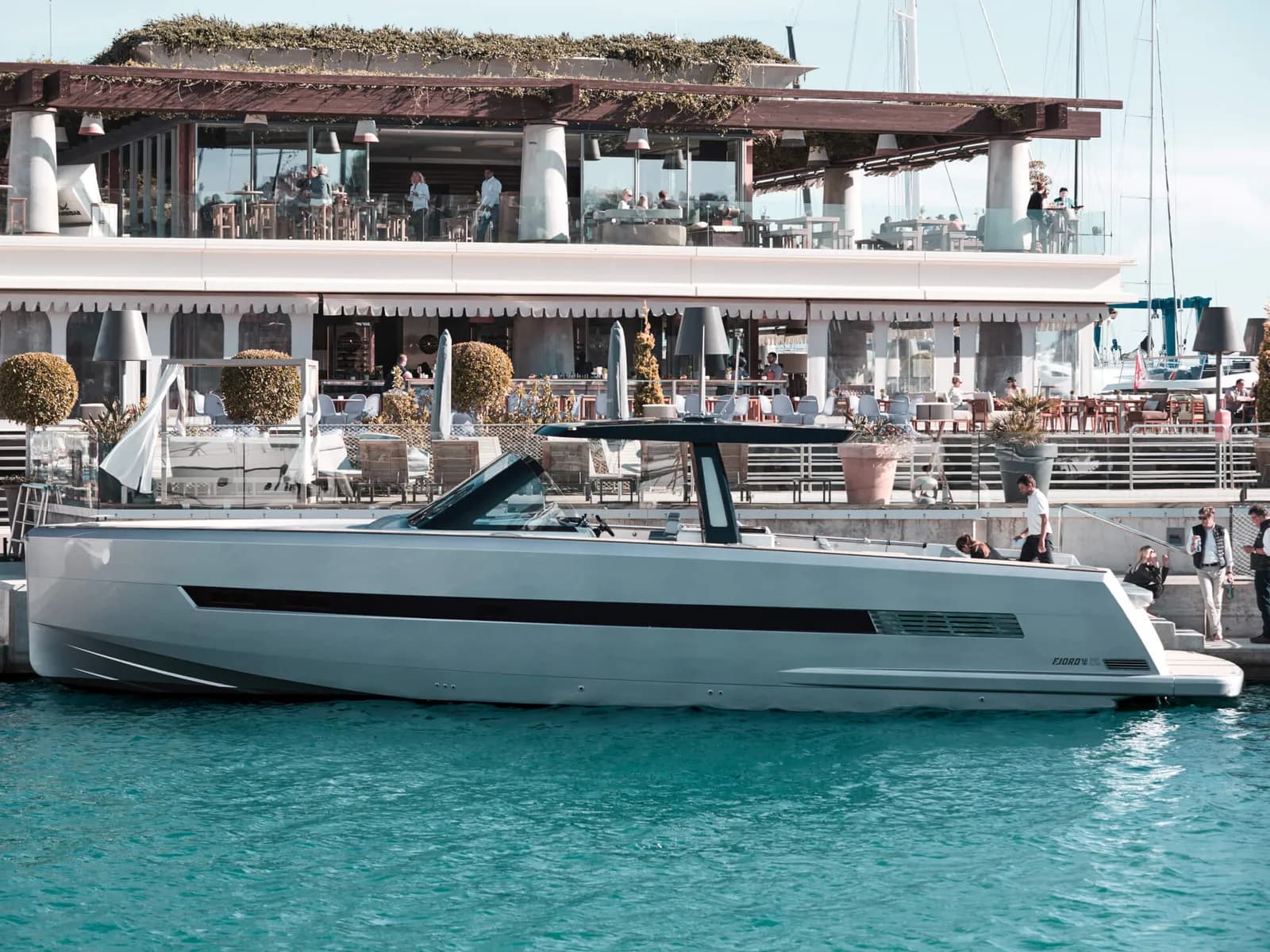 M/Y Fjord 52