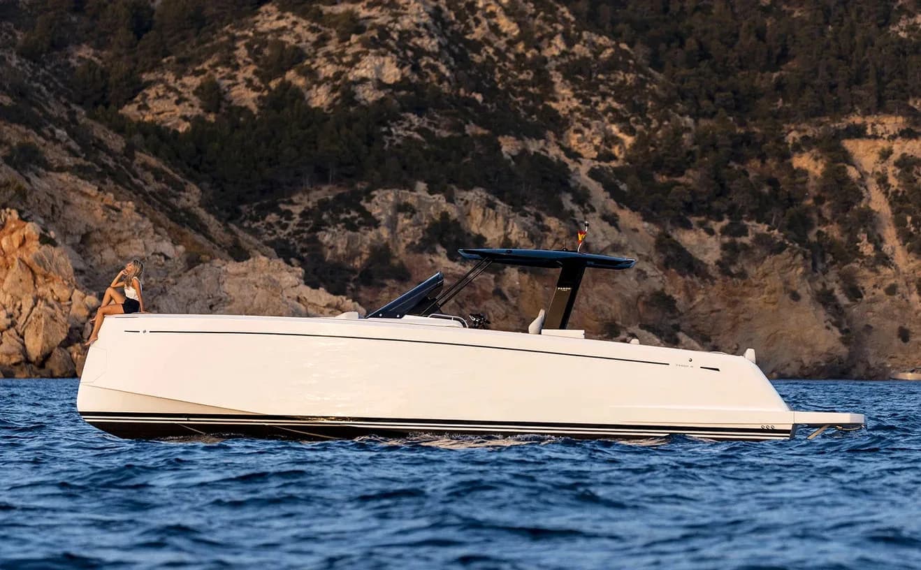 M/Y Pardo 38