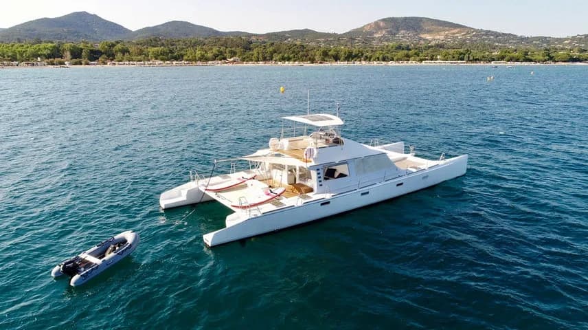 Power Catamaran 20m