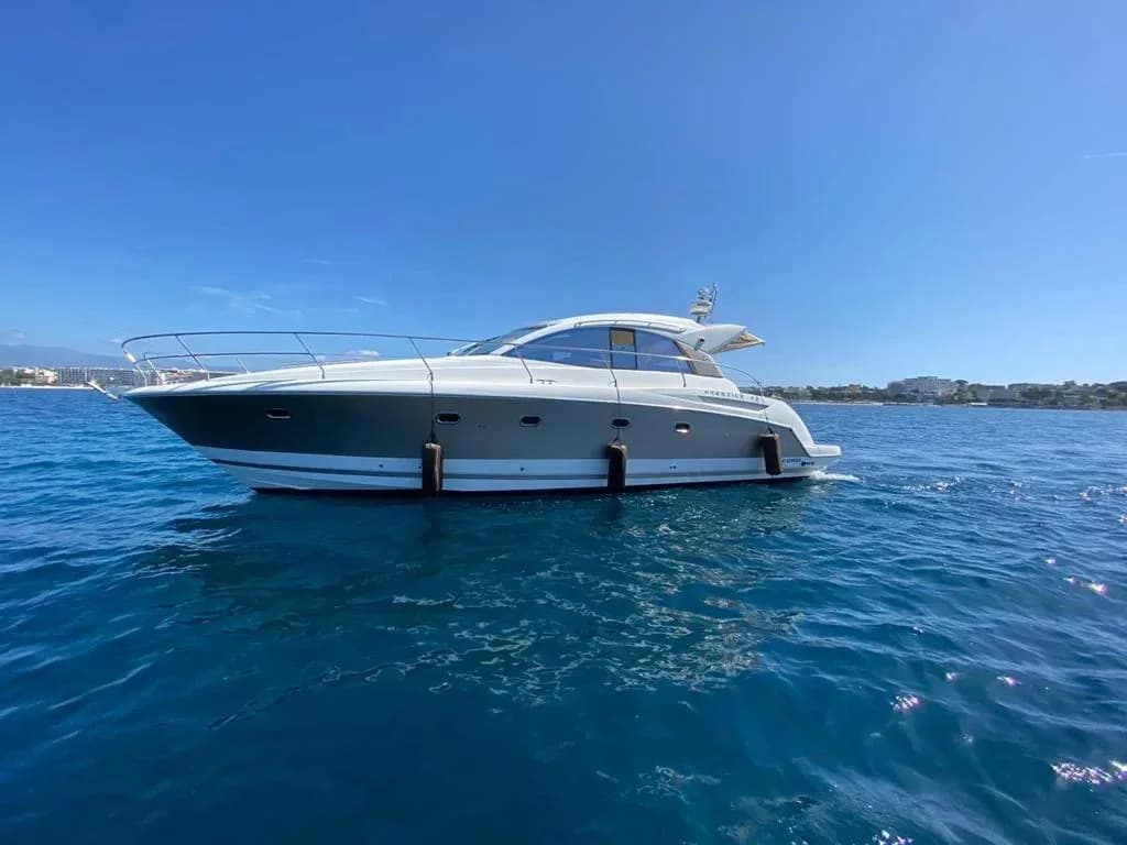 M/Y Prestige 42s