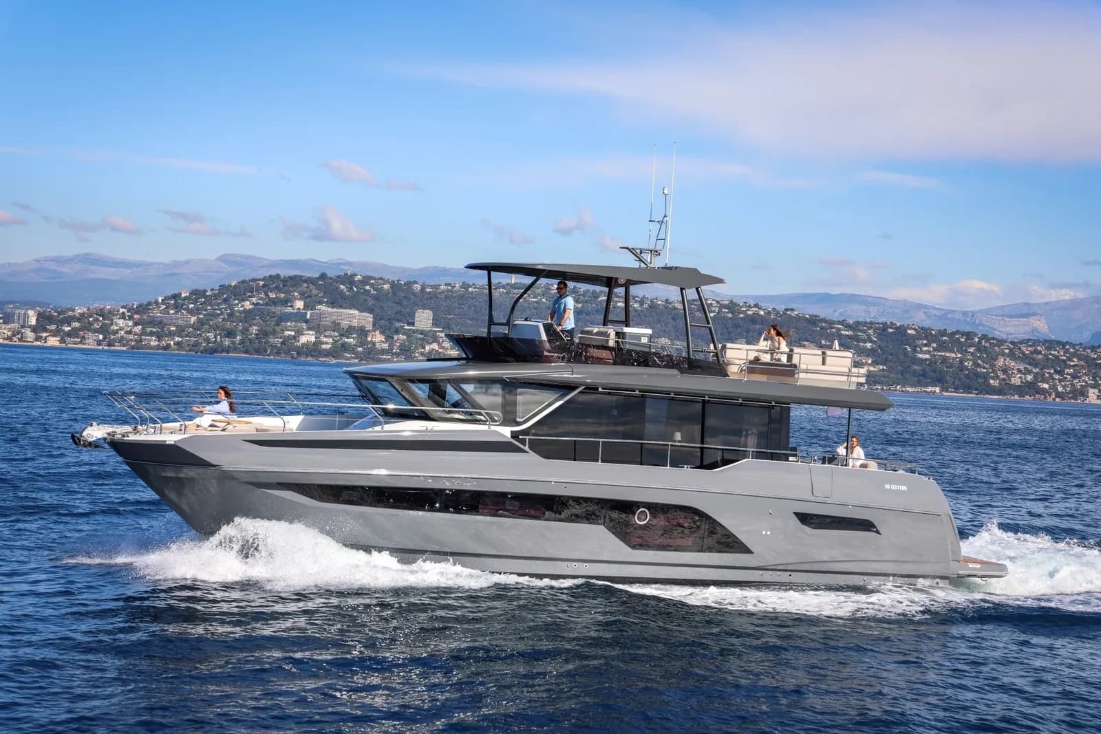 M/Y Prestige X60