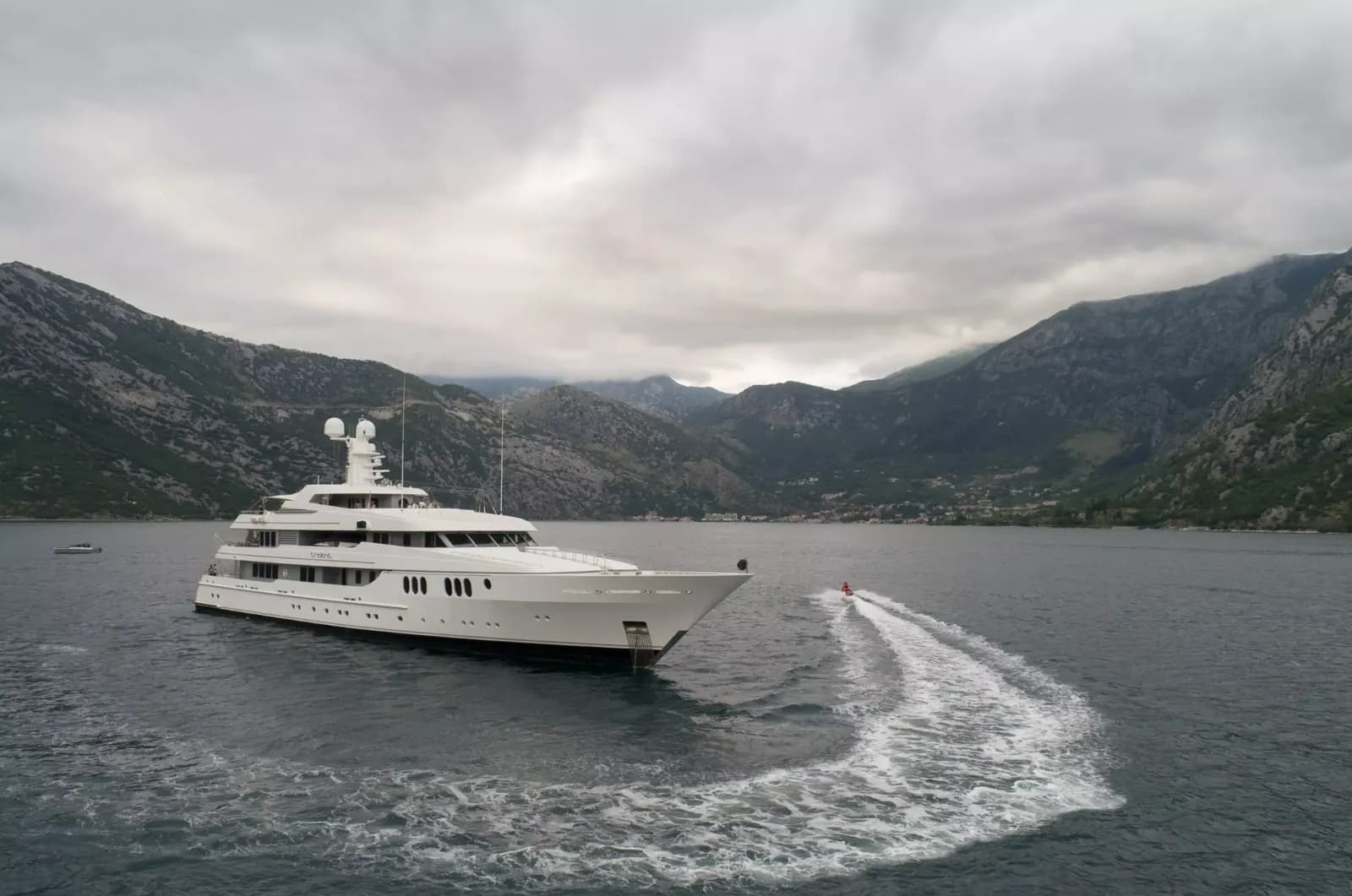 M/Y Trident