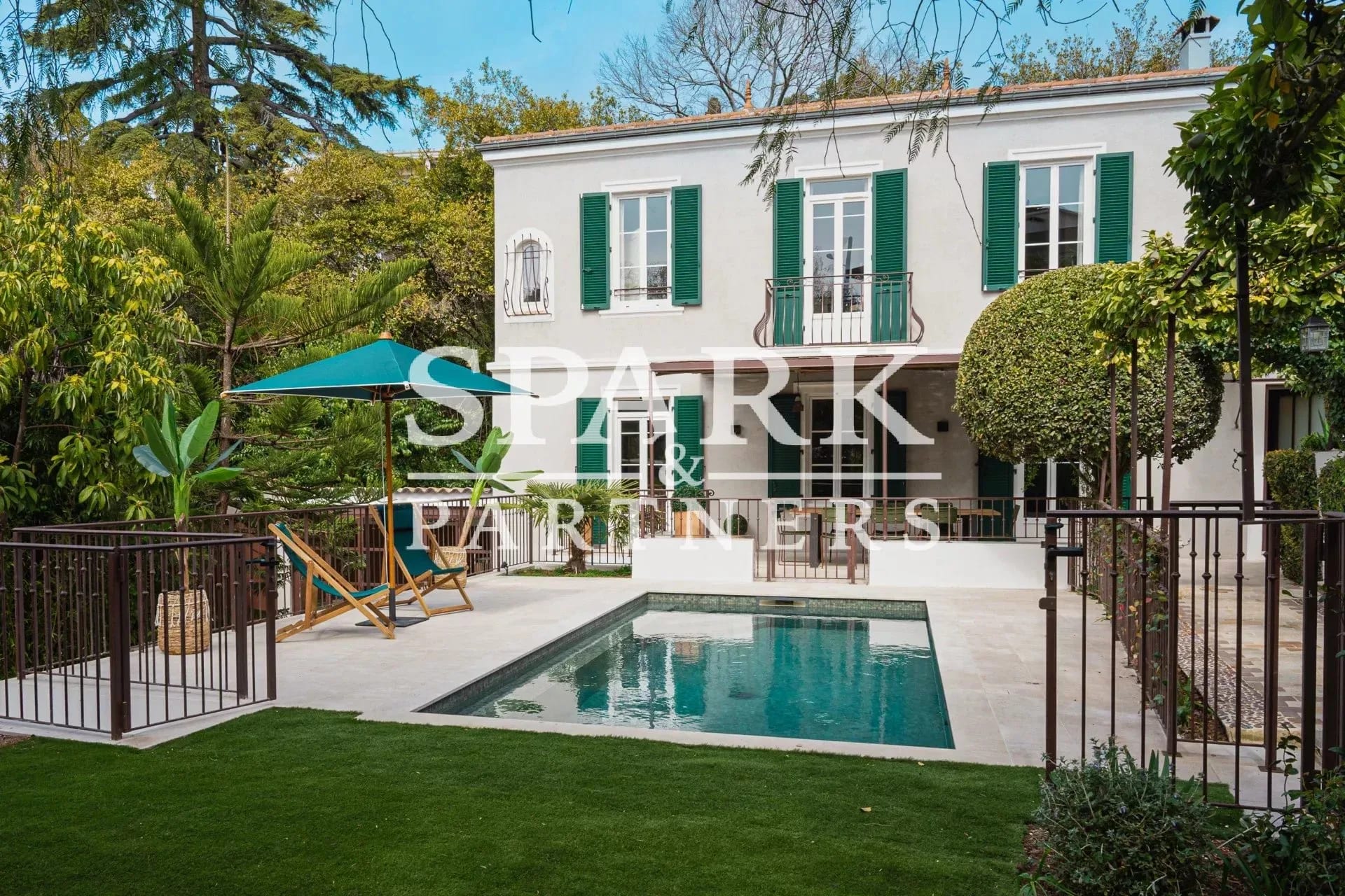Cannes - Magnifique Villa au coeur de "La Californie" — 2
