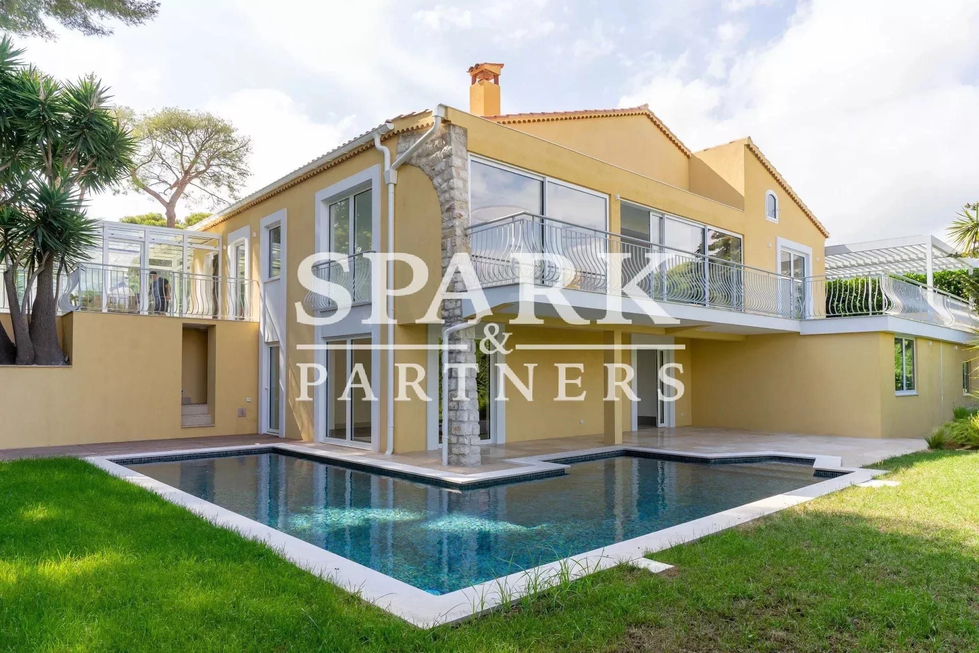 Roquebrune-Cap-Martin - Villa avec piscine et vue mer — 2
