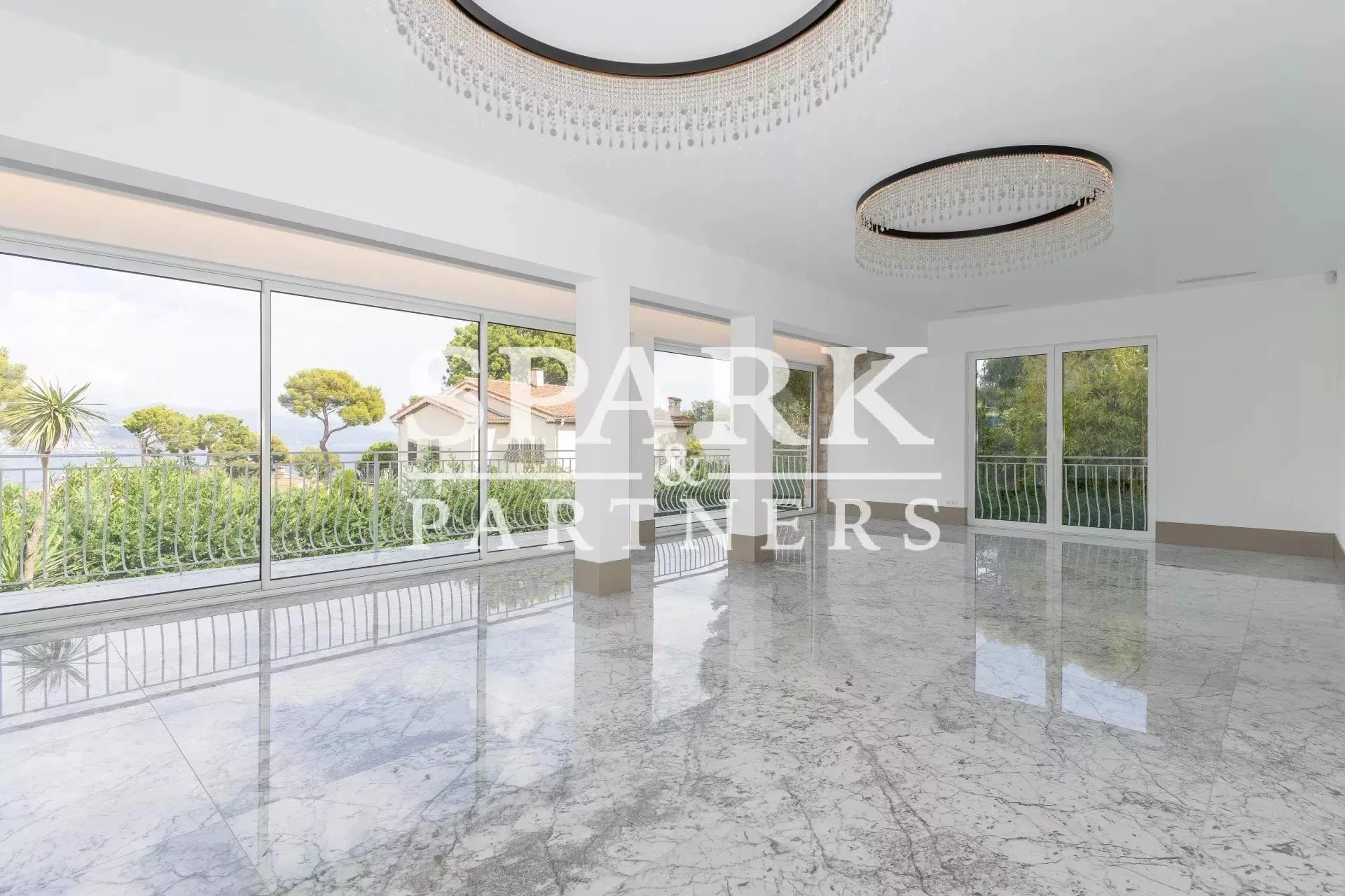 Roquebrune-Cap-Martin - Villa avec piscine et vue mer — 3