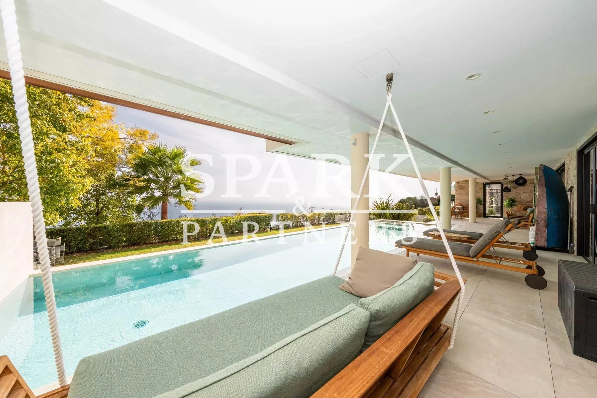 Luxueux duplex avec terrasse, piscine et vue panoramique sur la mer — 4