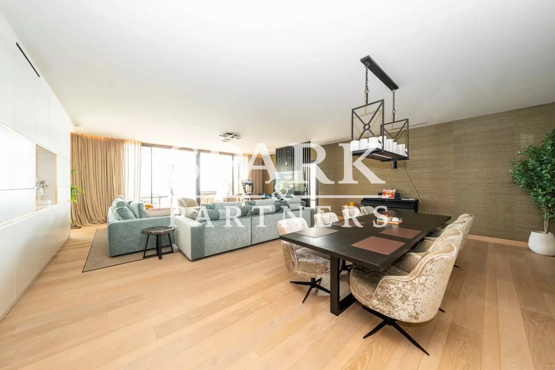 Luxueux duplex avec terrasse, piscine et vue panoramique sur la mer — 5