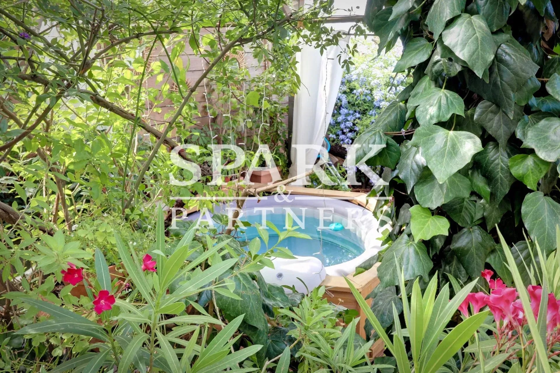 Gassin - Maison avec charme avec jardin centre village — 2