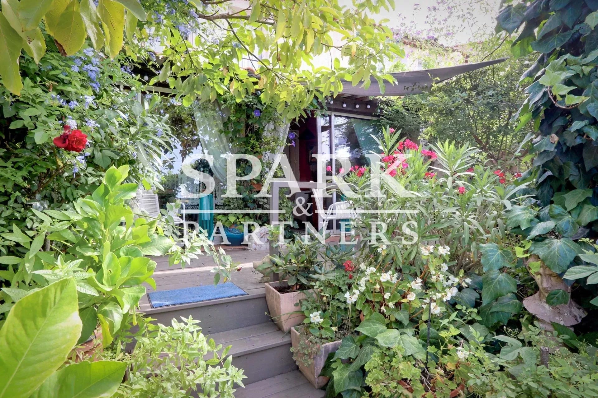 Gassin - Maison avec charme avec jardin centre village — 3