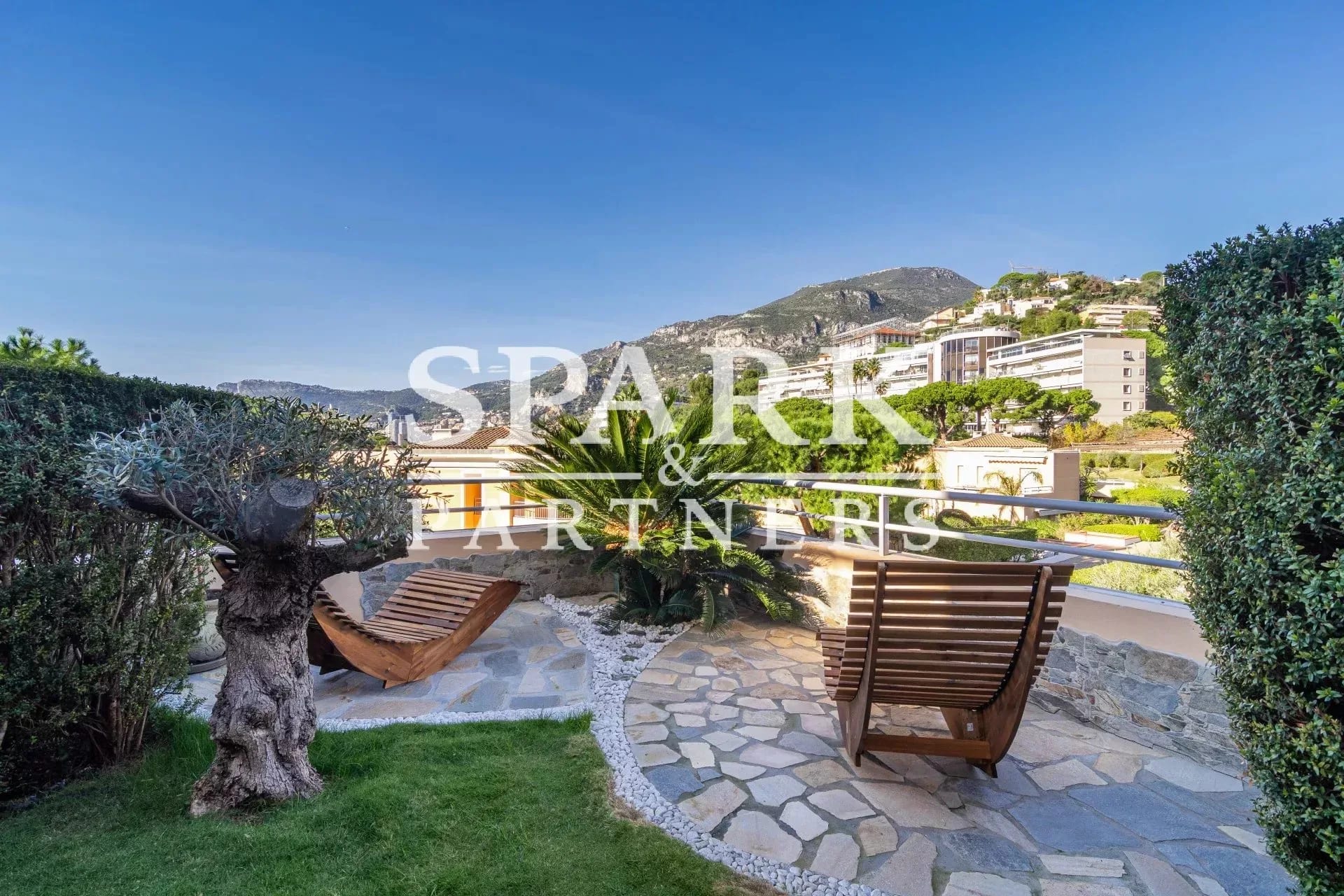 PLATEAU DU CAP MARTIN - Очаровательная 2-комнатная квартира — 2