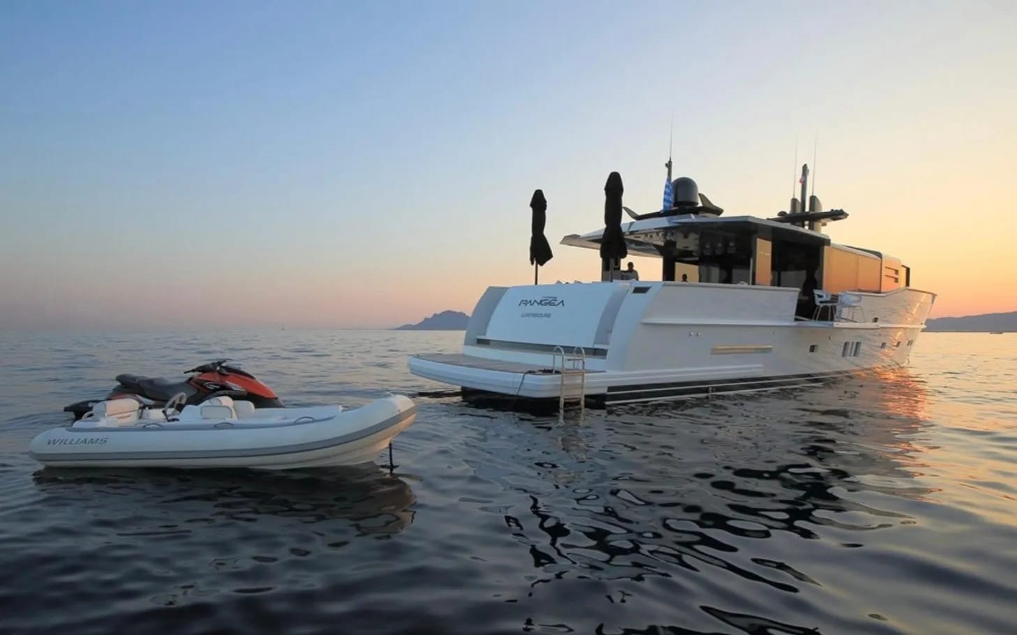 M/Y Arcadia 85 — 4