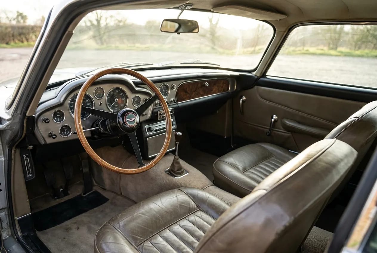 Aston Martin DB5 — 5