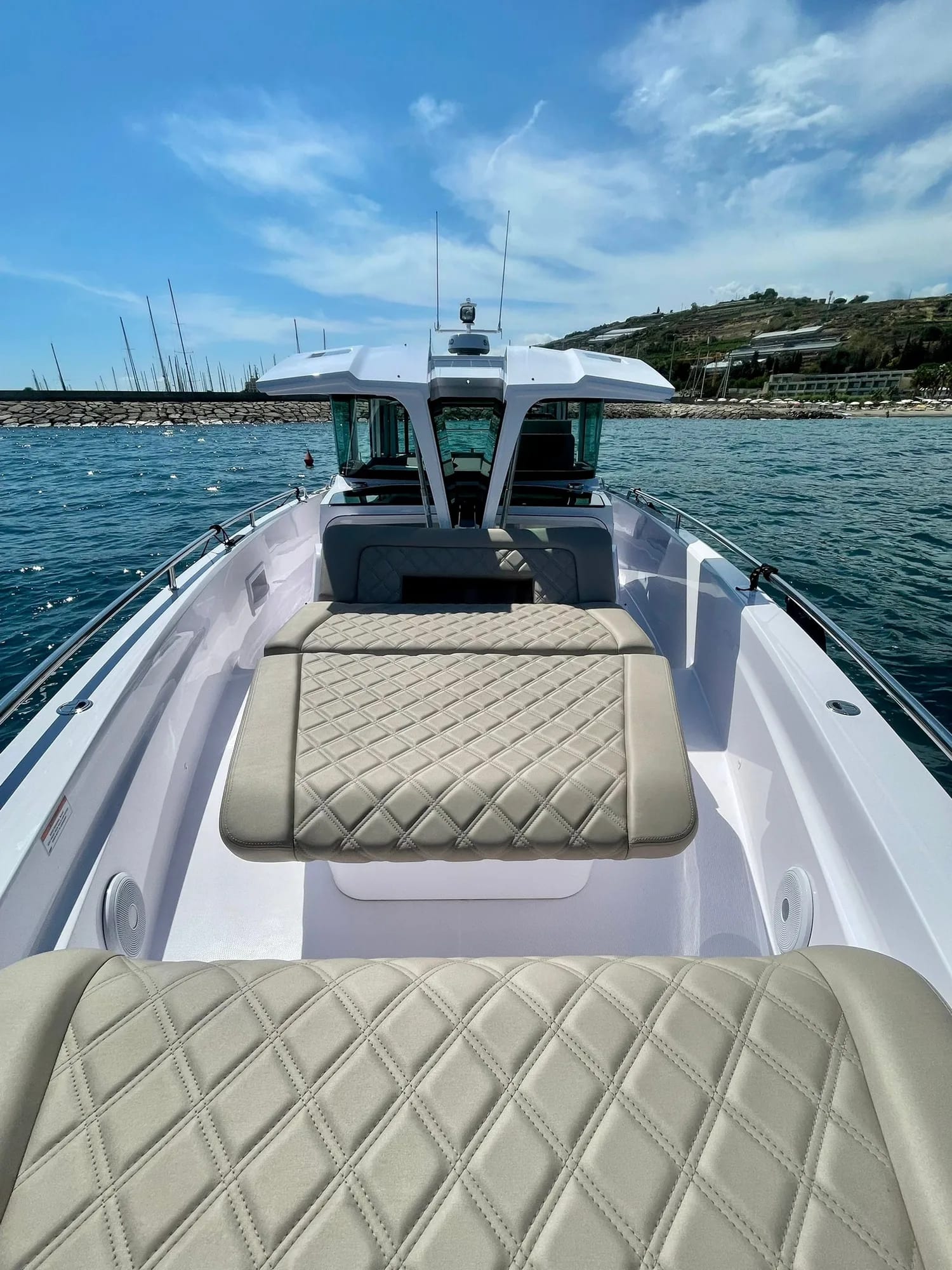 M/Y Axopar 37 Cruiser — 2