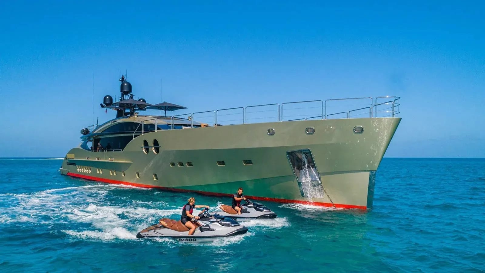 M/Y DB9 — 4