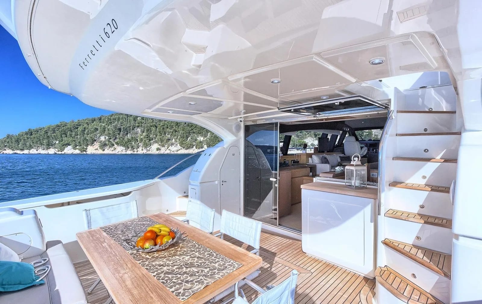 M/Y Ferretti 620 — 2