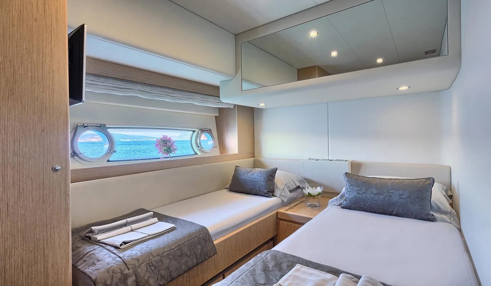 M/Y Ferretti 620 — 5
