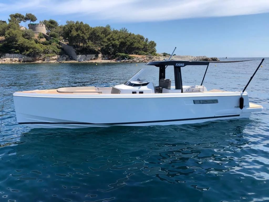 M/Y Fjord 38 — 3