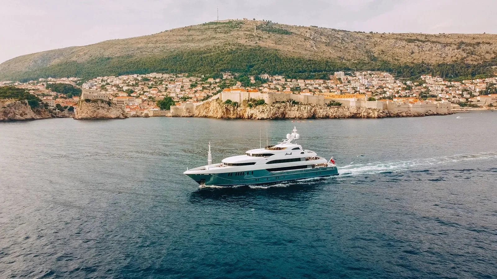 M/Y Loon 180 — 3