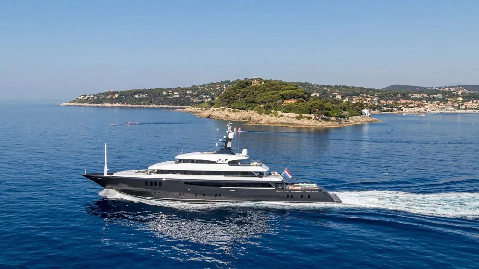 M/Y Loon 221 — 5