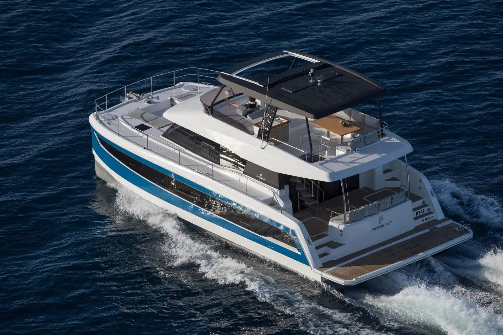 M/Y November — 3
