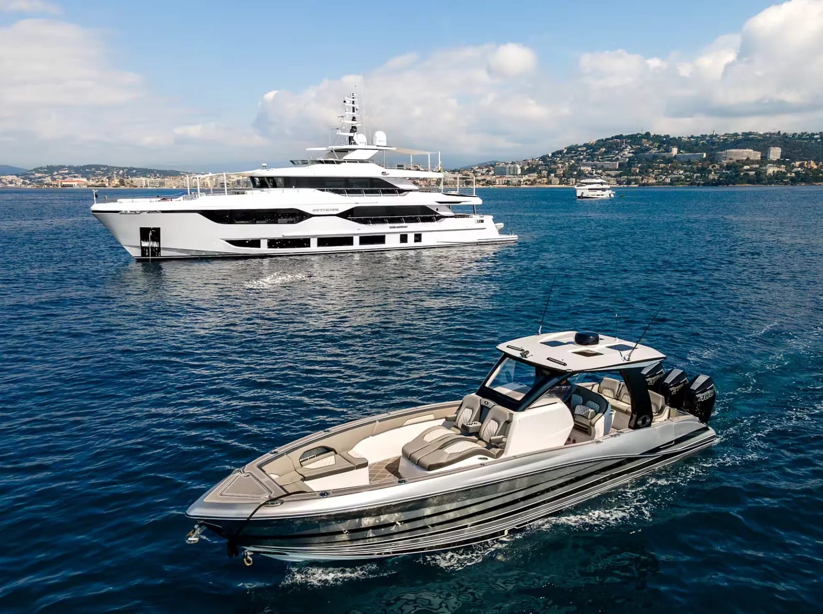 M/Y Optimism — 5