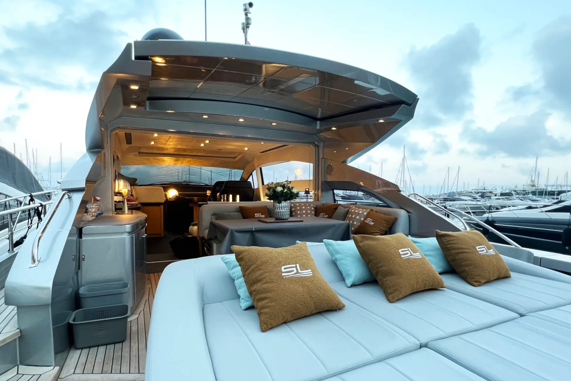 M/Y Pershing 64 — 4