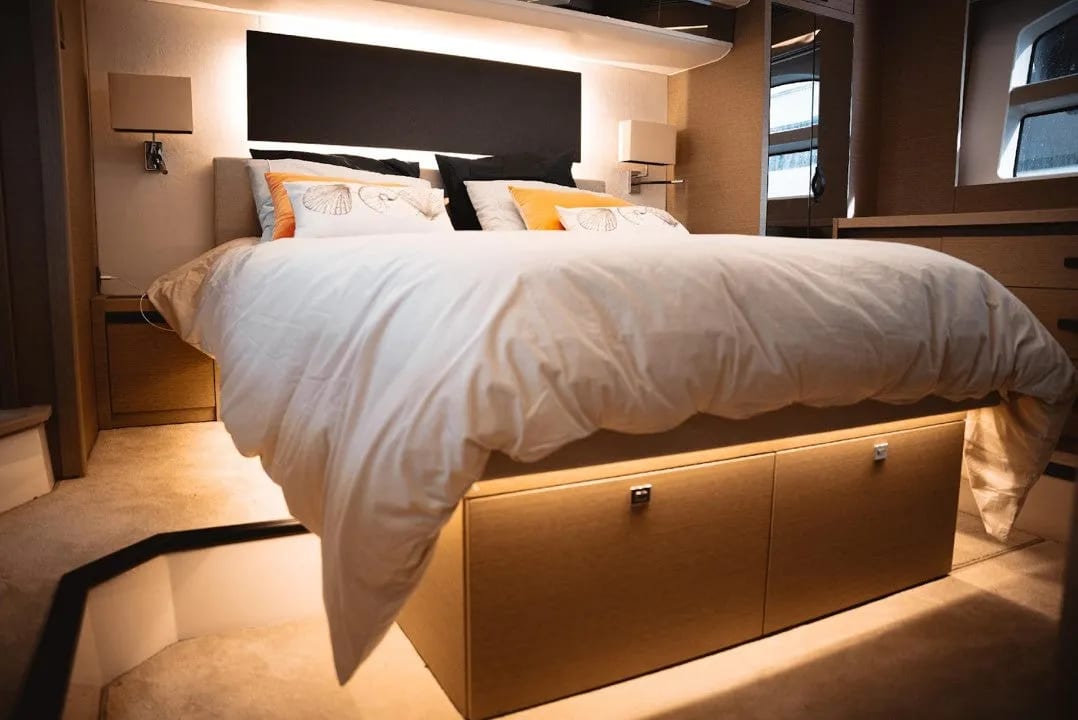 M/Y Prestige 590 — 5