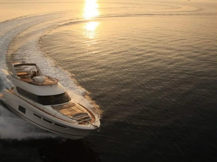 M/Y Prestige 620 — 4