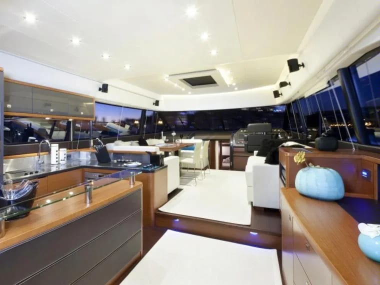 M/Y Prestige 620 — 5