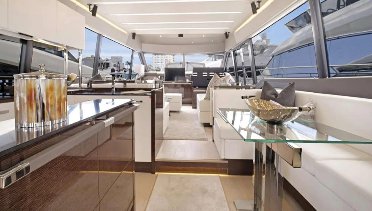 M/Y Prestige 680 — 5