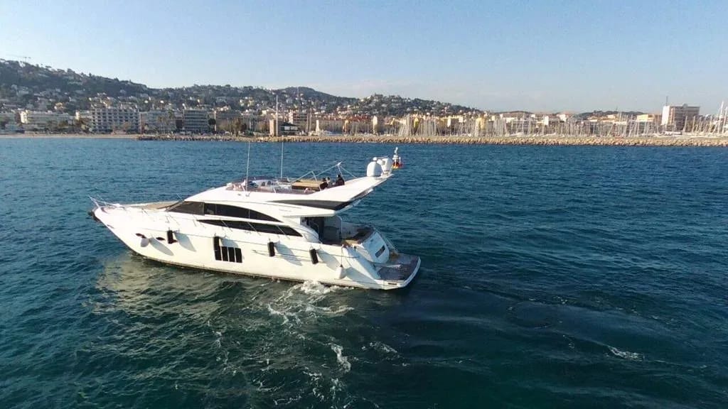 M/Y Princess 64 — 2