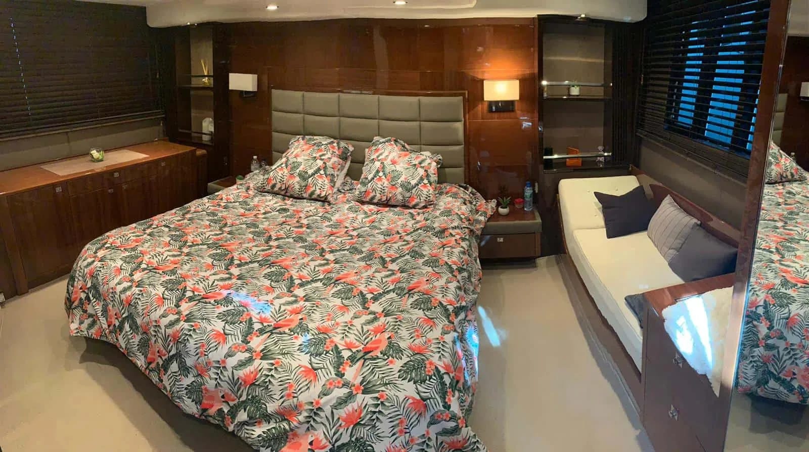 M/Y Princess 64 — 4
