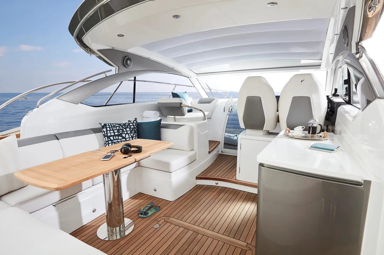 M/Y Princess V40 — 2