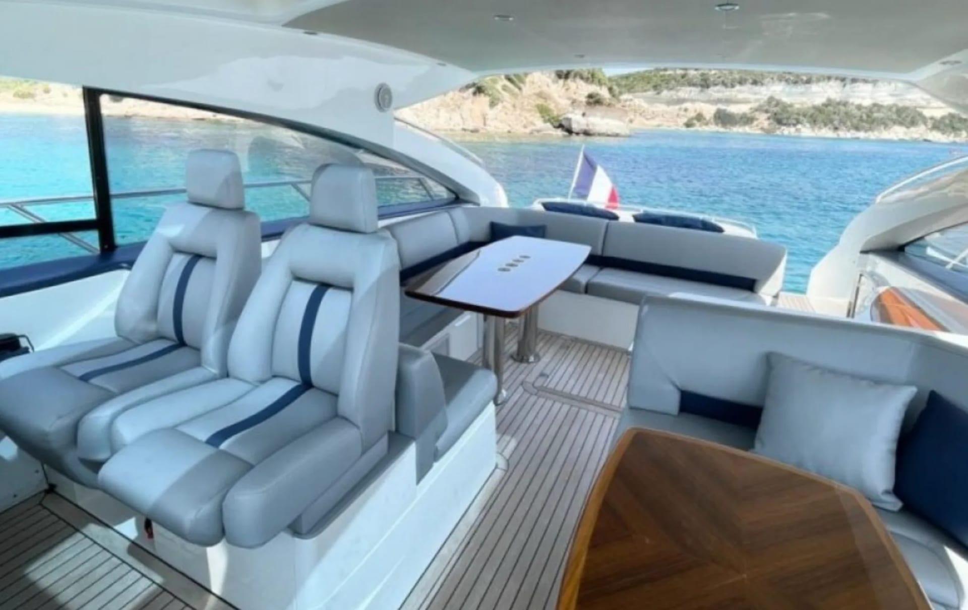 M/Y Princess V53 — 3