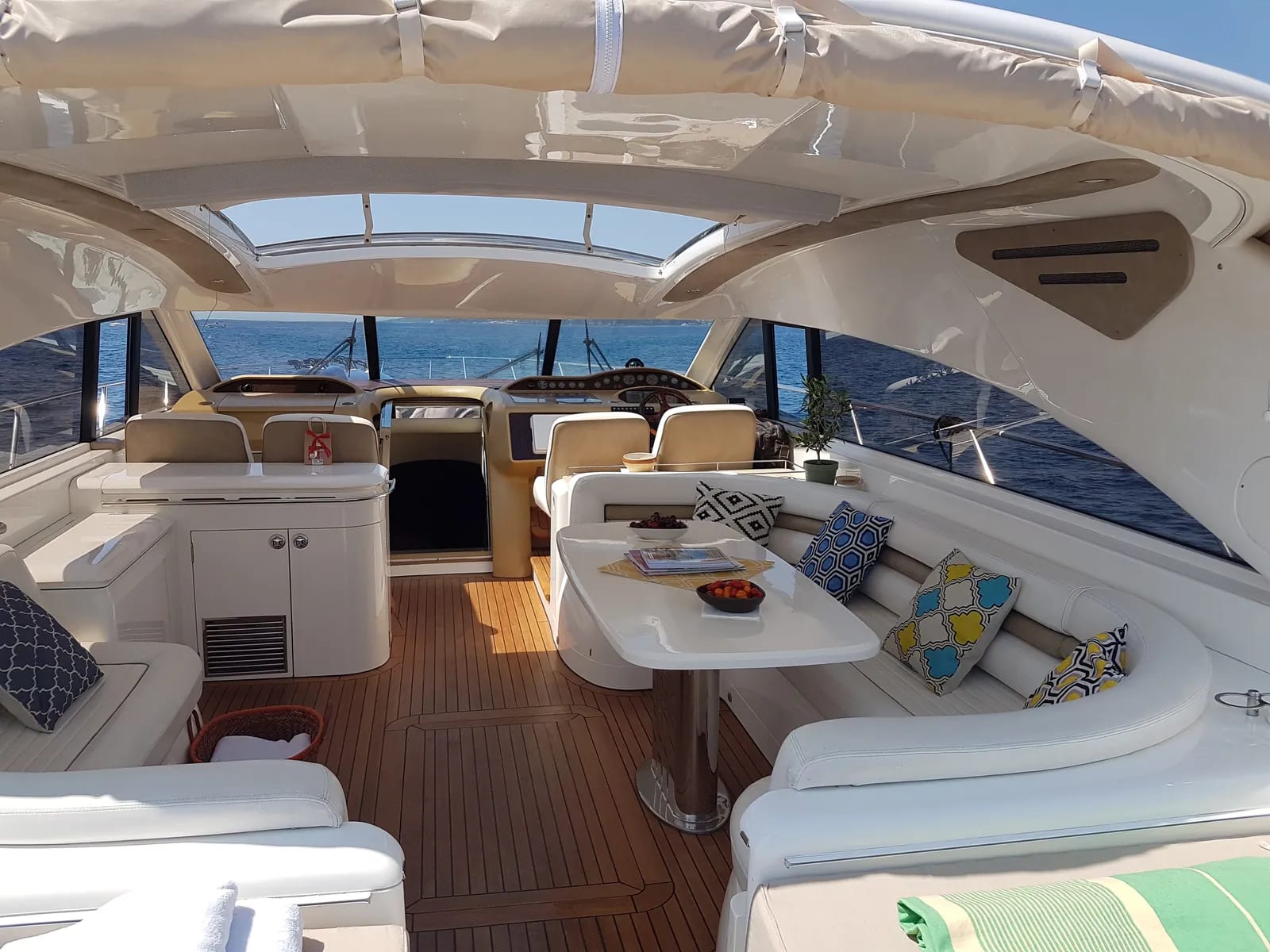M/Y Princess V65 — 2