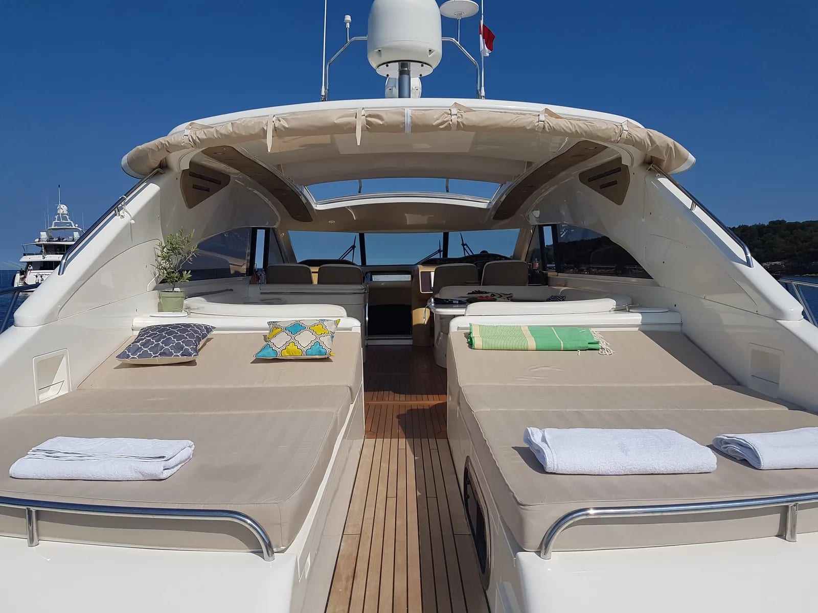 M/Y Princess V65 — 3