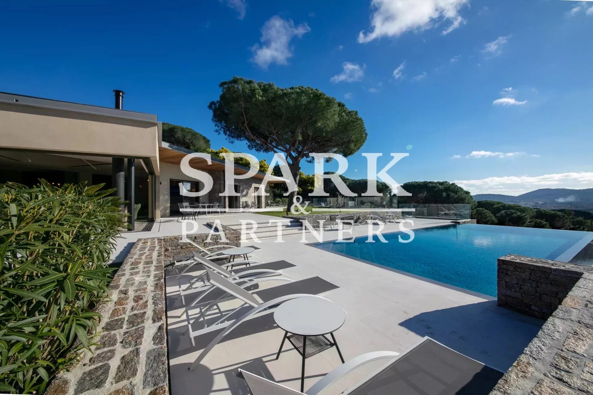 Ramatuelle - Belle villa contemporaine proche des plages