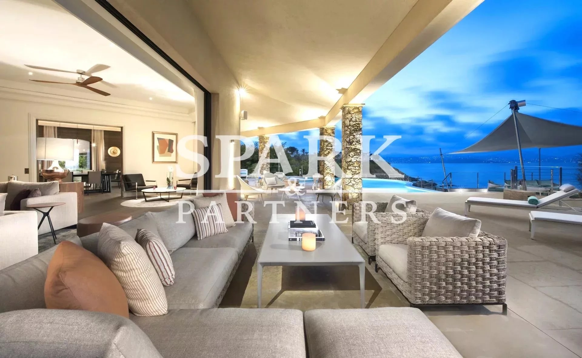 Saint Tropez - Propriété pieds dans l'eau dans un prestigieux domaine privé