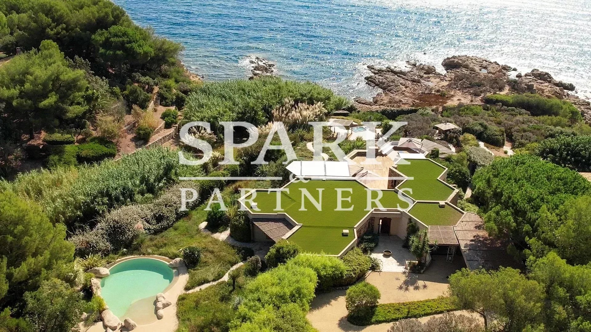 Ramatuelle - Villa unique avec vue d'exception et les pieds dans l'eau