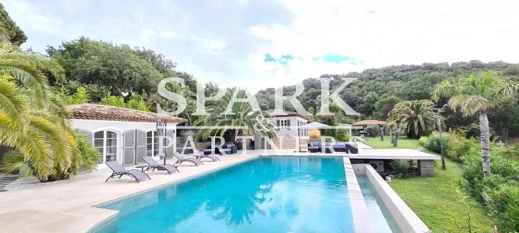 Saint Tropez - Superbe villa provençale avec vue Magnifique  mer, village et collines