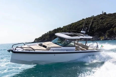 M/Y Axopar 37 Sun Top