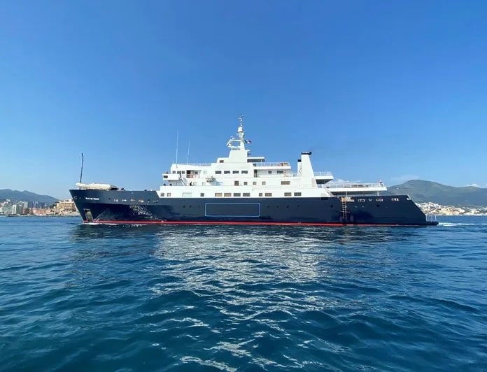 M/Y Bleu de Nimes