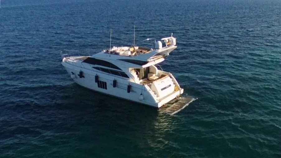 M/Y Princess 64