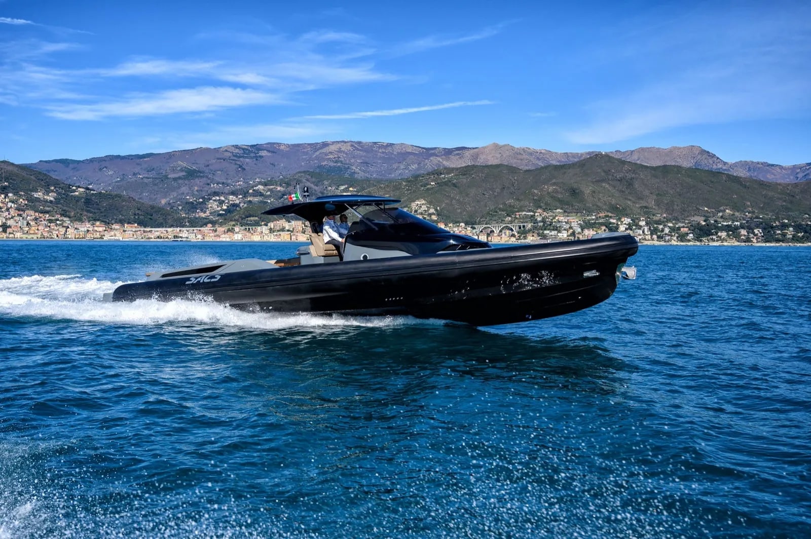 M/Y Sacs Strider 15