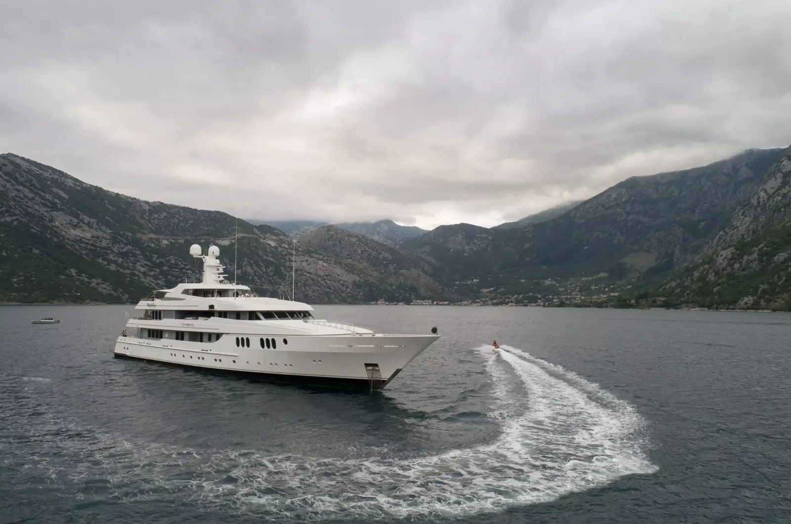 M/Y Trident