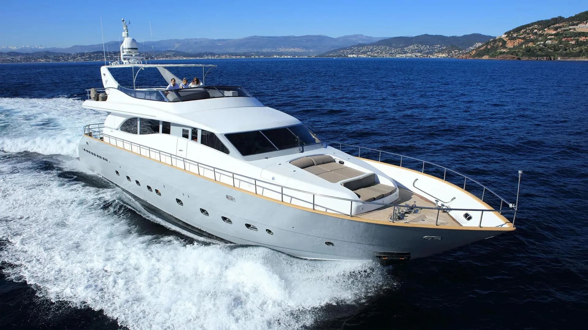 M/Y Coca VI