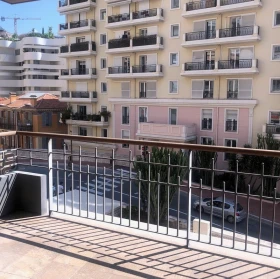 Studio mixed use in Condamine