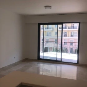 Studio mixed use in Condamine
