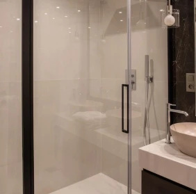 Luxurious Renovated 4-Room Penthouse